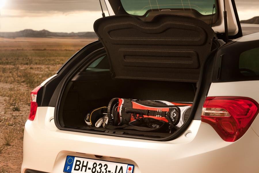  Citroen DS5 2012 года  (фото 58 из 182)